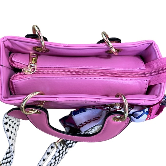 Pink Quilted Vegan leather Shoulder Bag - Picture 2 of 7